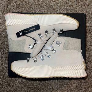 New Sorel Out N About III Conquest Ankle Boots